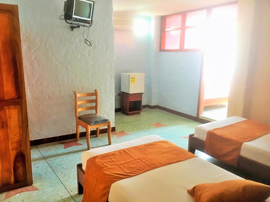 Hostal Estrella De Mar 푸에르토아요라 객실 사진