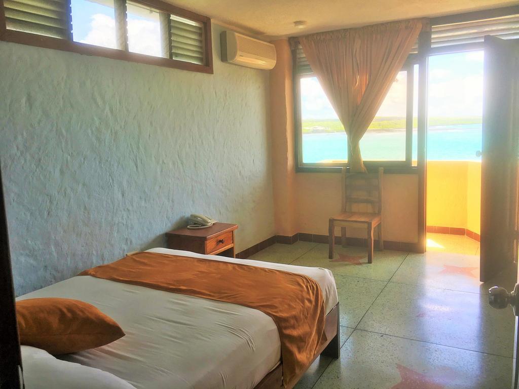 Hostal Estrella De Mar 푸에르토아요라 객실 사진