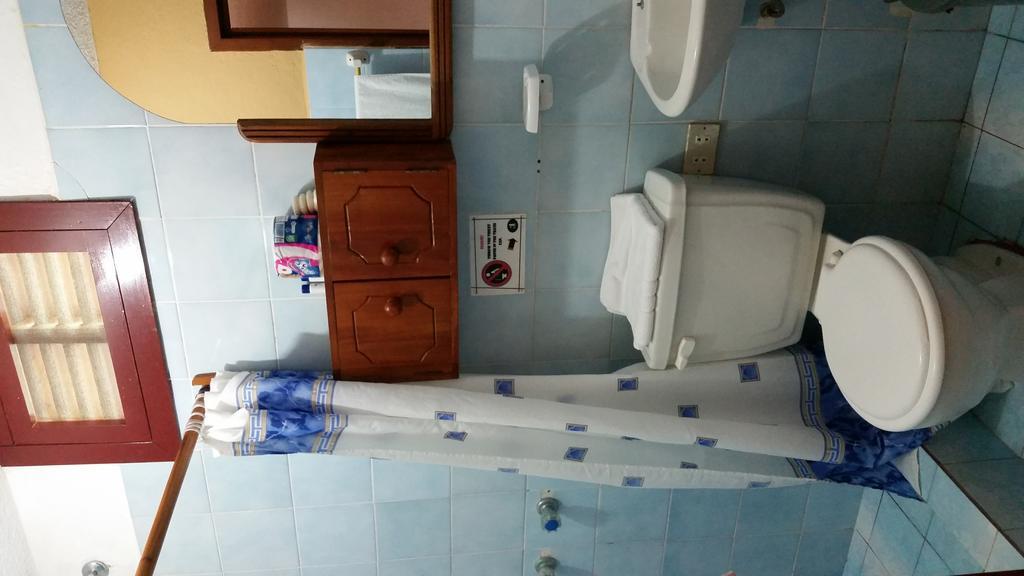 Hostal Estrella De Mar 푸에르토아요라 객실 사진