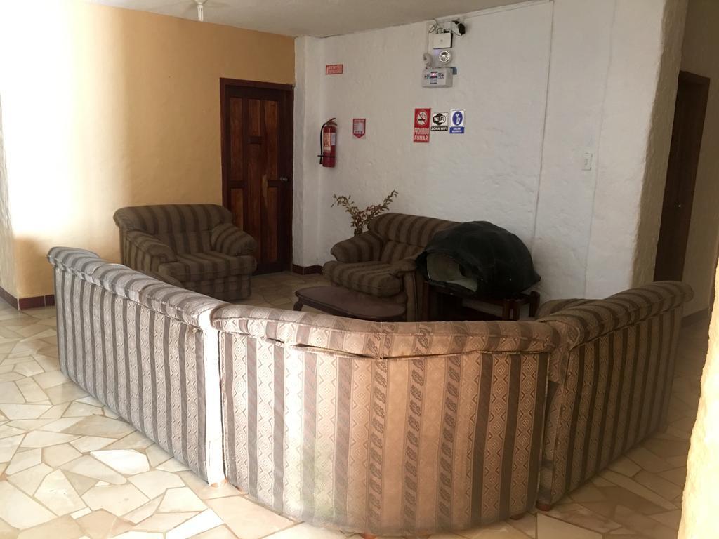 Hostal Estrella De Mar 푸에르토아요라 외부 사진