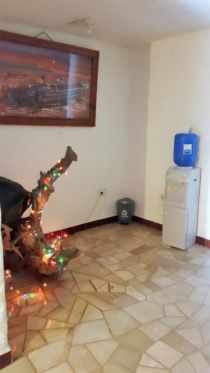 Hostal Estrella De Mar 푸에르토아요라 외부 사진