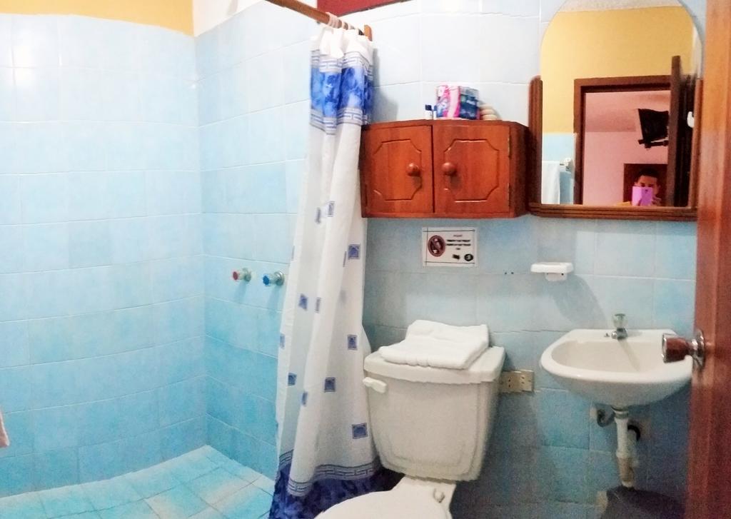 Hostal Estrella De Mar 푸에르토아요라 외부 사진