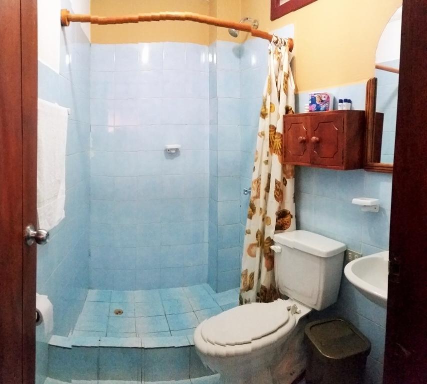 Hostal Estrella De Mar 푸에르토아요라 외부 사진