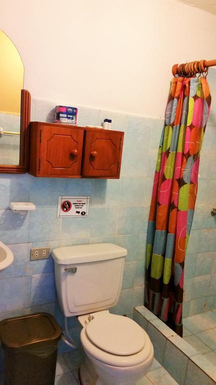 Hostal Estrella De Mar 푸에르토아요라 객실 사진