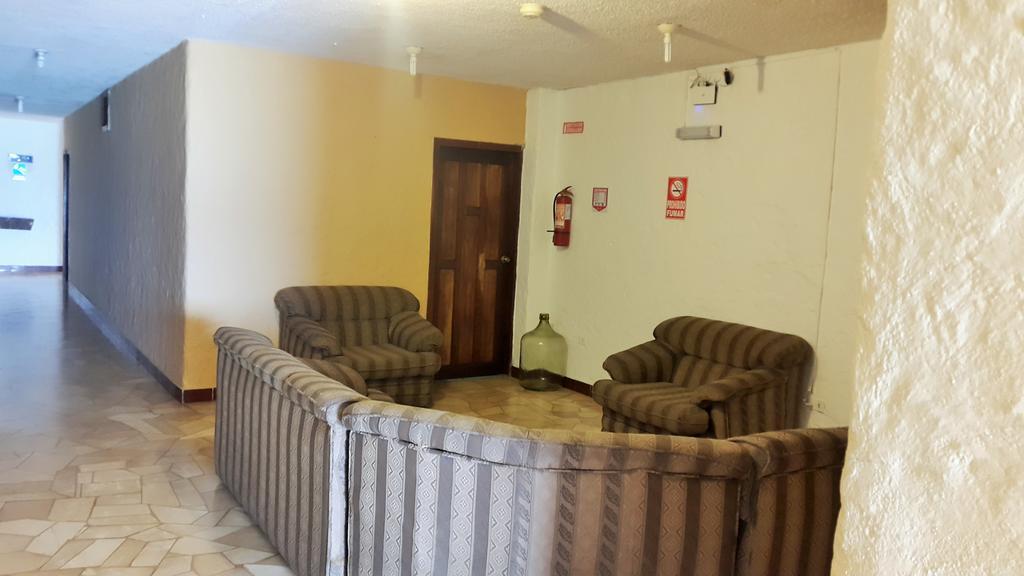 Hostal Estrella De Mar 푸에르토아요라 외부 사진