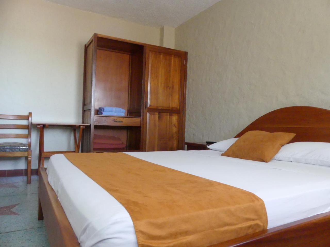 Hostal Estrella De Mar 푸에르토아요라 외부 사진