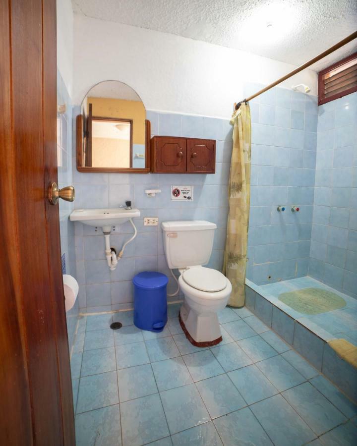 Hostal Estrella De Mar 푸에르토아요라 외부 사진