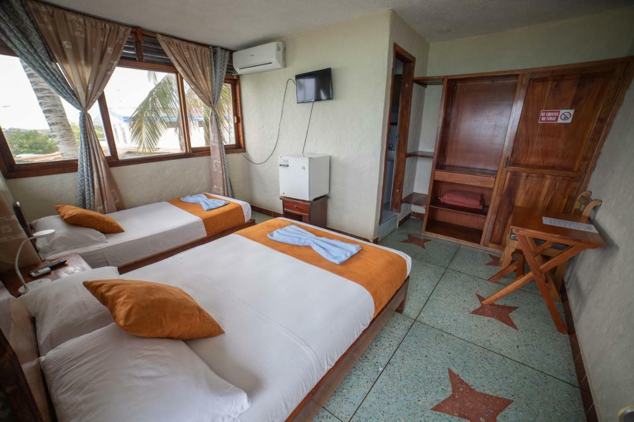 Hostal Estrella De Mar 푸에르토아요라 외부 사진